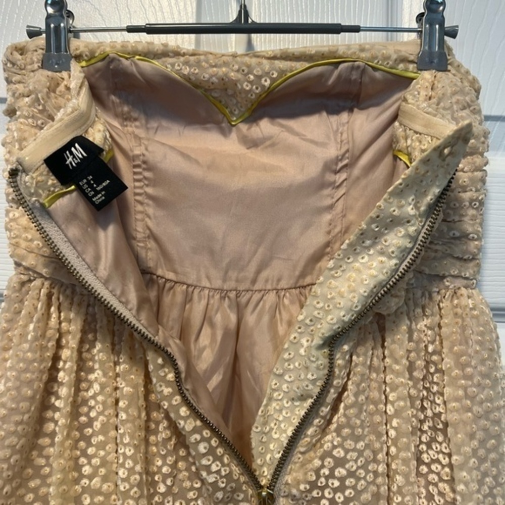 H&M Strapless Pink Velvet Dot Overlay Dress Size 4 Cocktail Party Homecoming - Picture 3 of 4